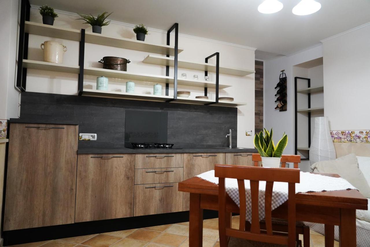 بومبيي Familiainn Rooms & Apartments المظهر الخارجي الصورة