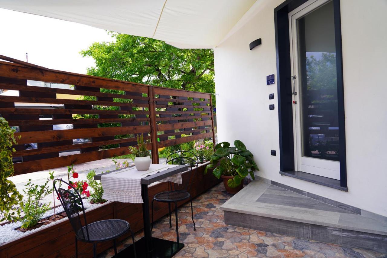 بومبيي Familiainn Rooms & Apartments المظهر الخارجي الصورة